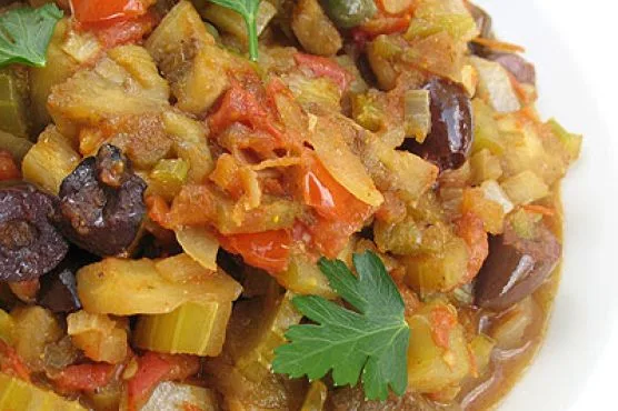 Капоната из томатов и баклажанов